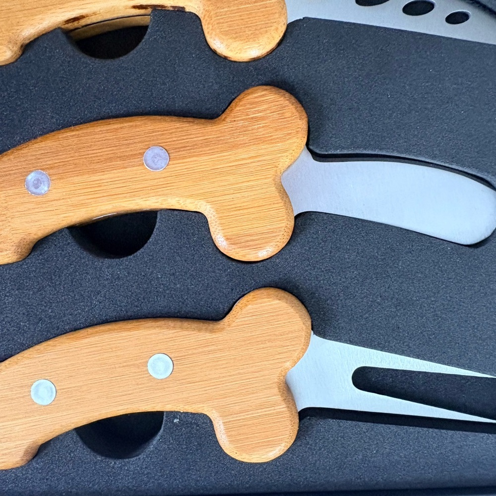 Cockcuterie Boards Penis shaped Wooden Handle Cheese Knife Set - Picture 4 of 5